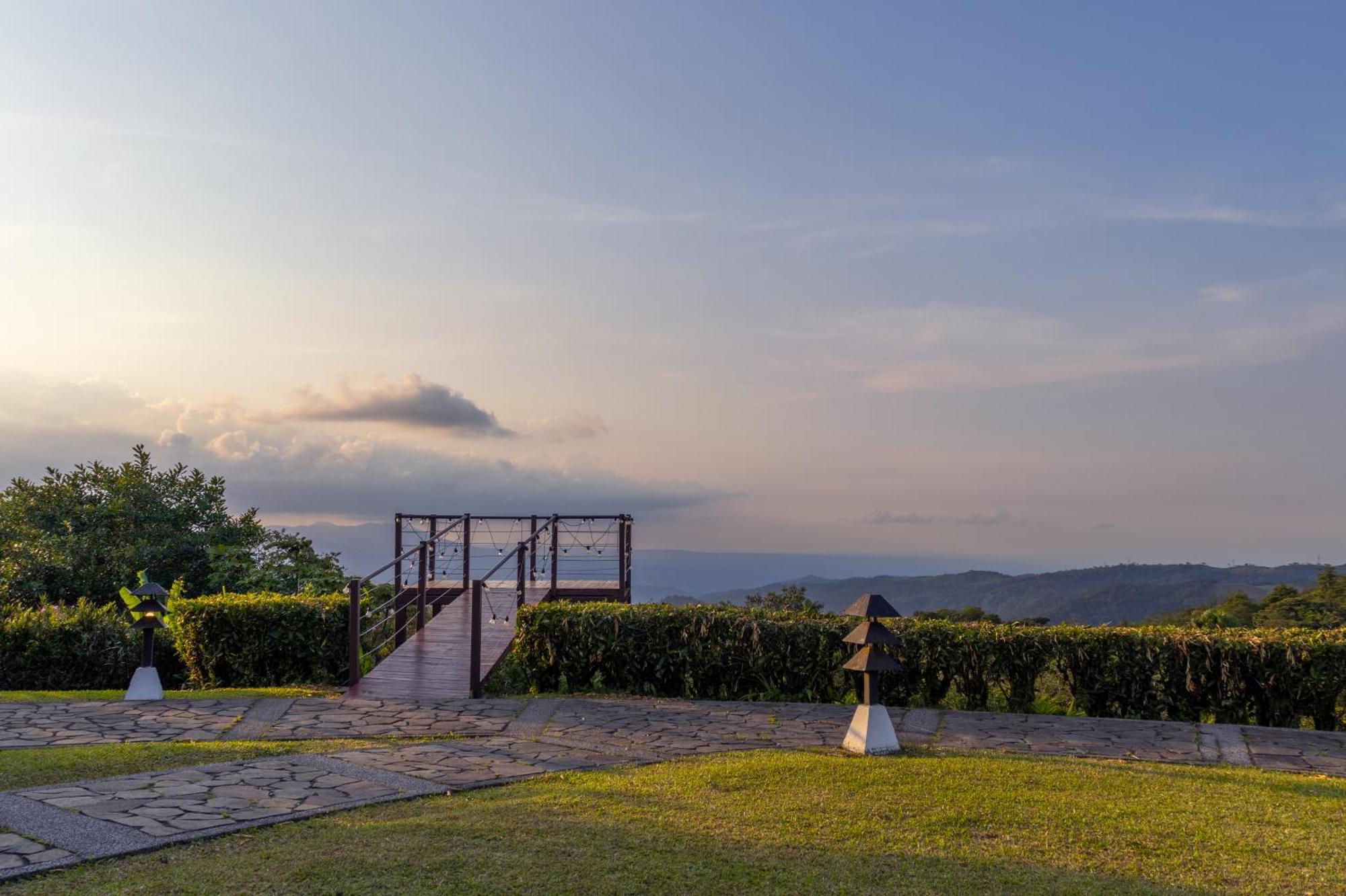 Villa Blanca Cloud Forest Hotel & Retreat Сан-Рамон Экстерьер фото