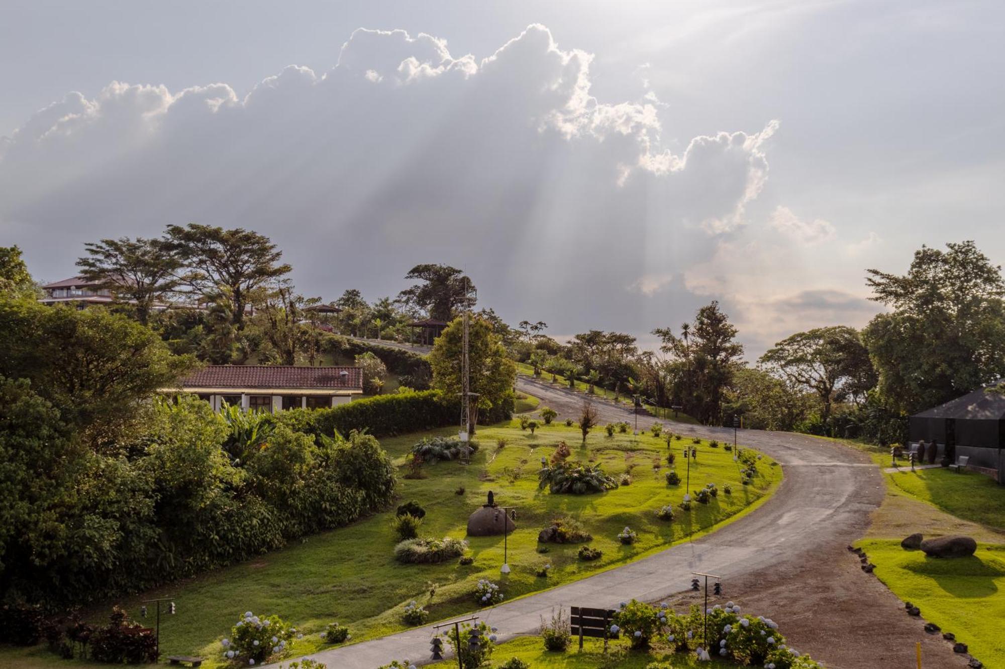 Villa Blanca Cloud Forest Hotel & Retreat Сан-Рамон Экстерьер фото