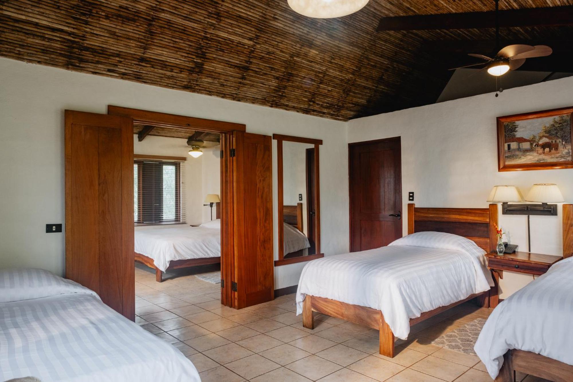 Villa Blanca Cloud Forest Hotel & Retreat Сан-Рамон Номер фото